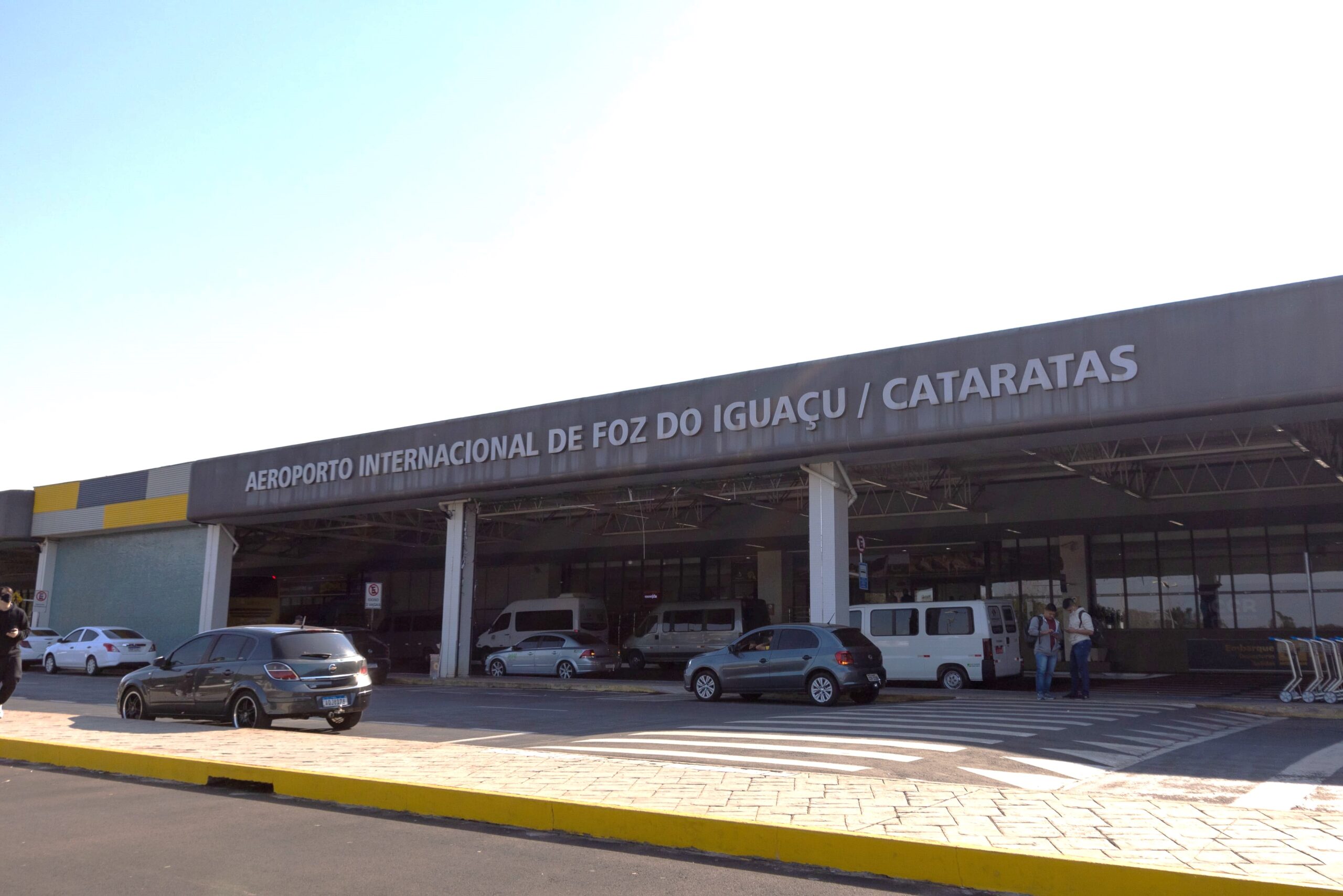 Aeroporto de Foz do Iguaçu prevê movimentação de 170 mil passageiros em