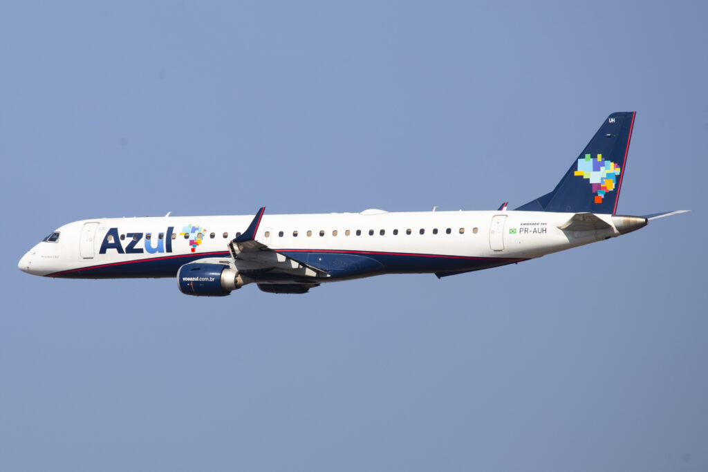 AZUL EMBRAER 195 E1 VCP01 Azul dobra a oferta e chega a 28 voos semanais para Canoas (RS)