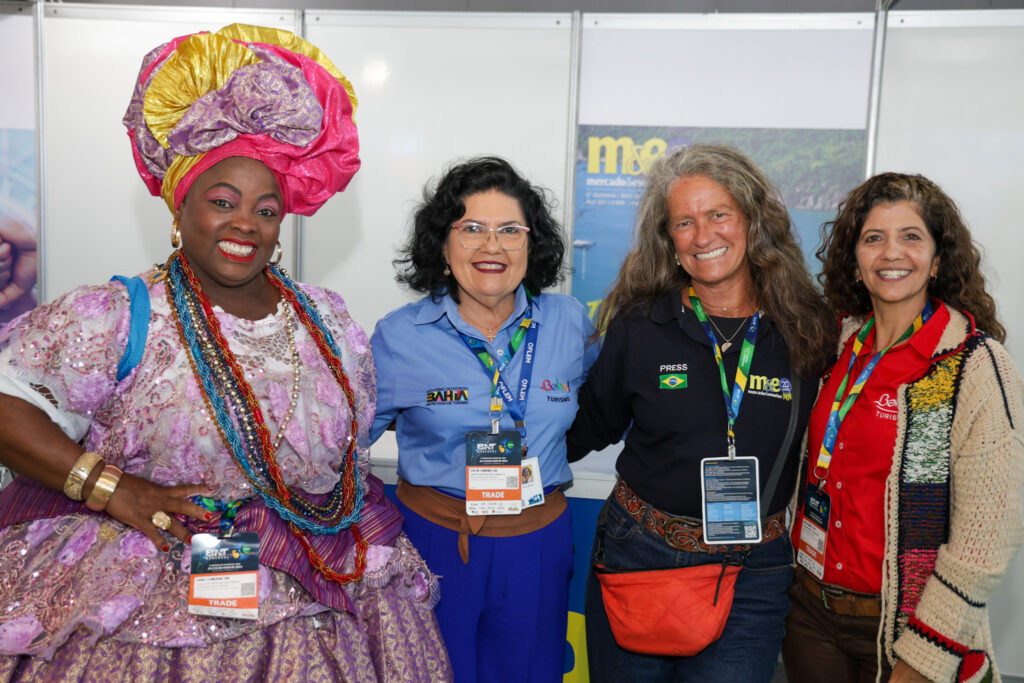 Lucicleide Nascimento, Maria Cristina Brito e Tatiana Harfush, da Setur-BA, com Mari Masgrau, do M&E