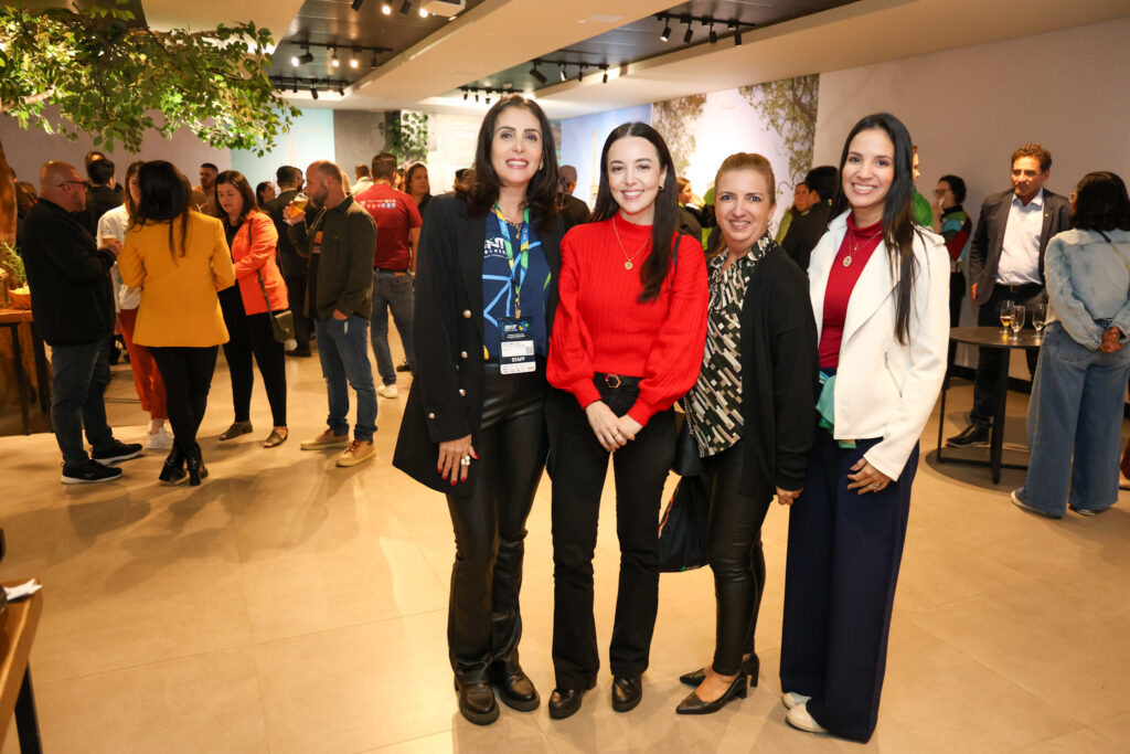 Patrícia Schaebler, da BNT Mercosul, com Juliana Britto, Simone Lara e Maria Letícia Costa, do Mato Grosso
