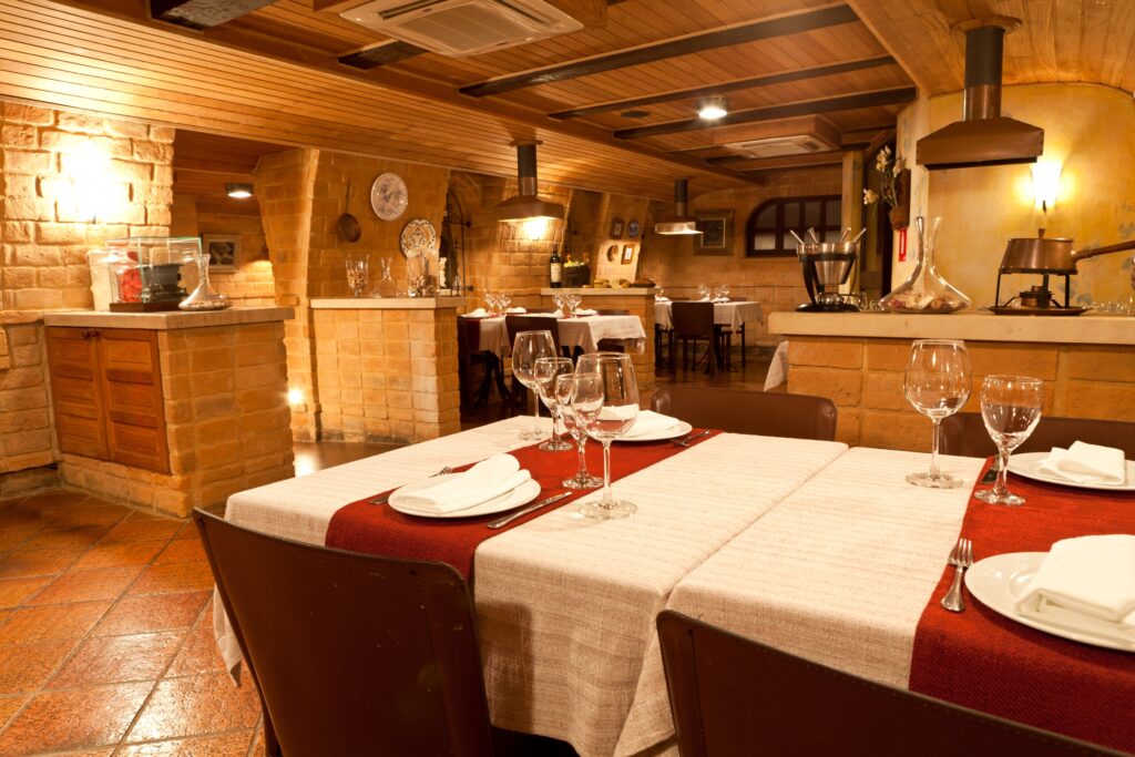 restaurante Cave du Valais Le Canton promove jantares e pacotes especiais para o Dia dos Namorados