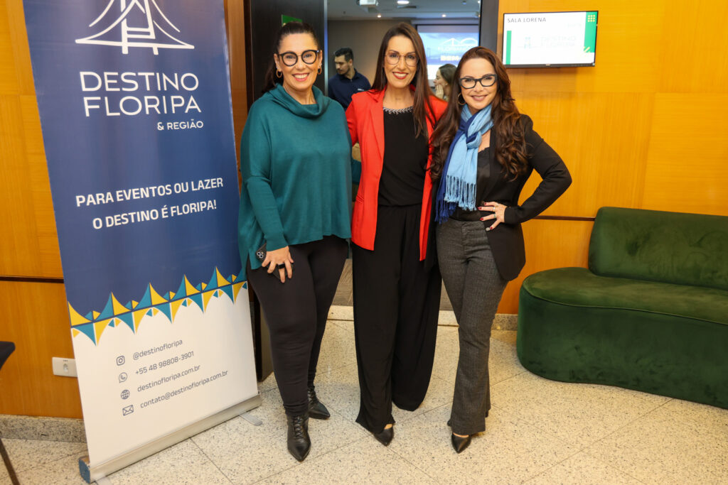 Carla Cabral Costa, da secretaria de Turismo de Florianópolis, Elaine Neves e Ana Sebben, do Destino Floripa & Região