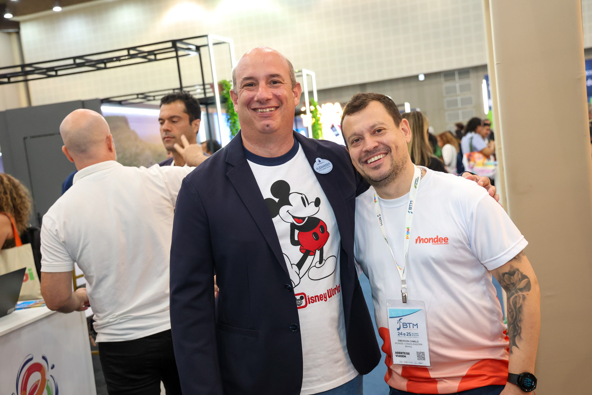 Alexander Haim, gerente sênior de Vendas da Disney Brasil, e Emerson Camilo, da Mondee Consolidadora