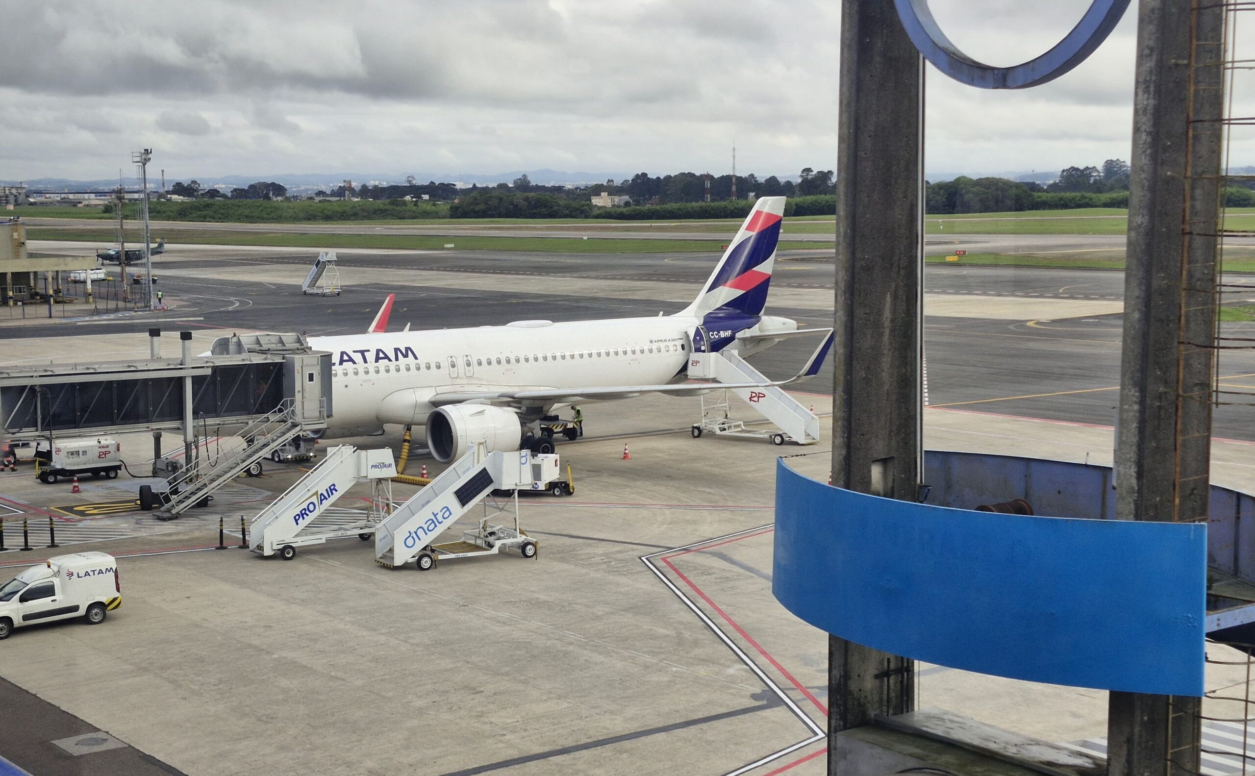 latam scaled Curitiba recebe primeiro voo direto de Lima da Latam com 157 passageiros