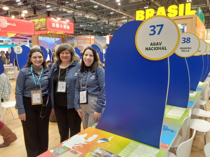 Izabela Medeiros Jerusa Hara e Jessica Correa da Abav Nacional scaled e1740760340688 Abav Nacional estará presente na ITB 2025