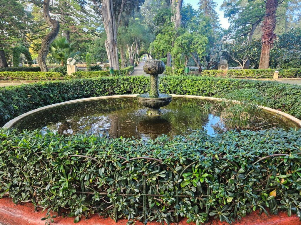 Os jardins contêm várias fontes