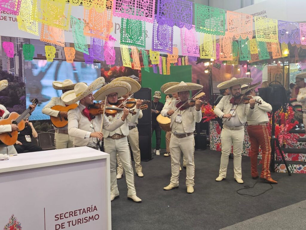 Apresentação cultural no estande do México