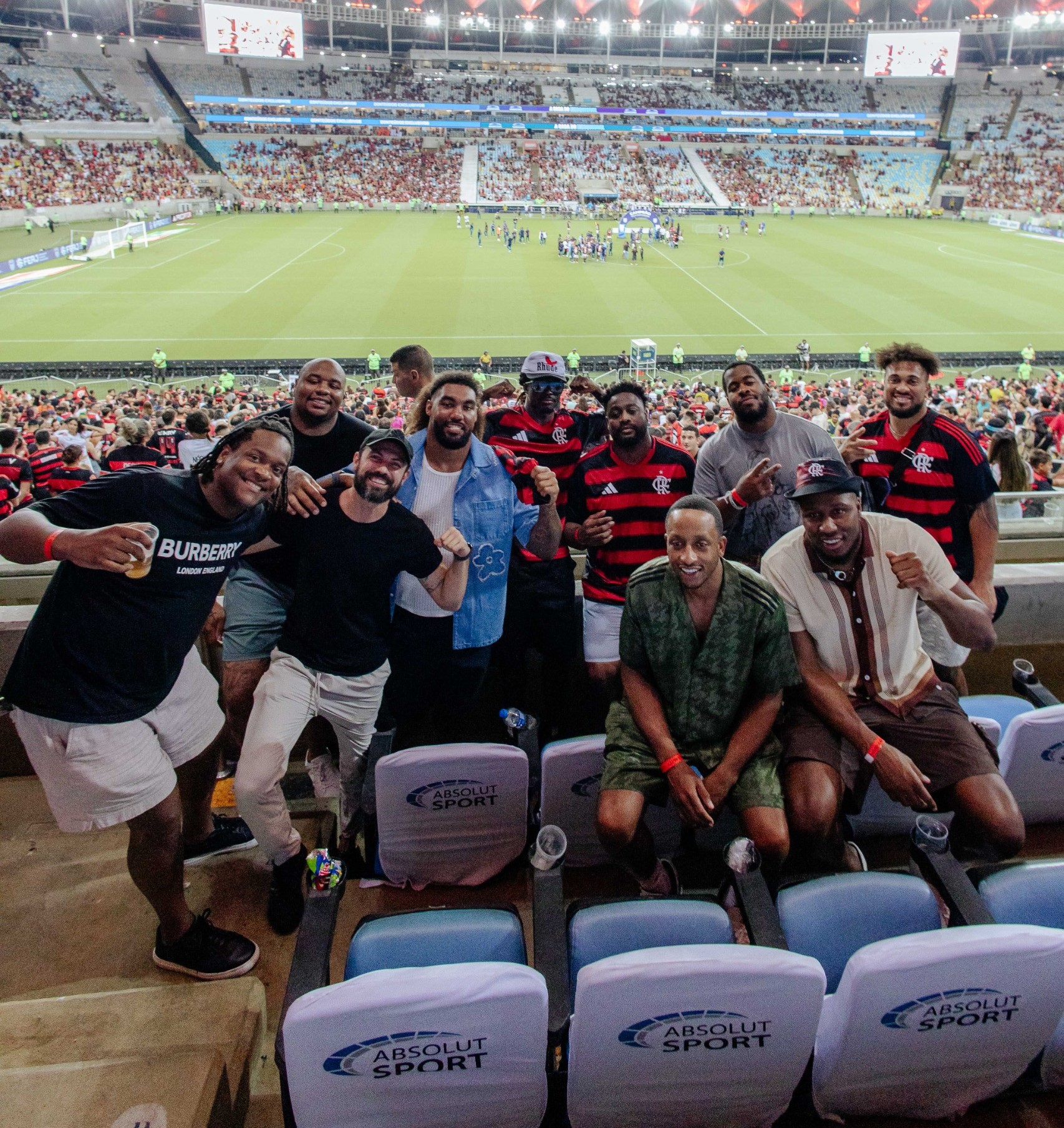 Astros da NFL no Maracana Absolut Sport Divulgacao Absolut Sport recebe estrelas da NFL no Maracanã