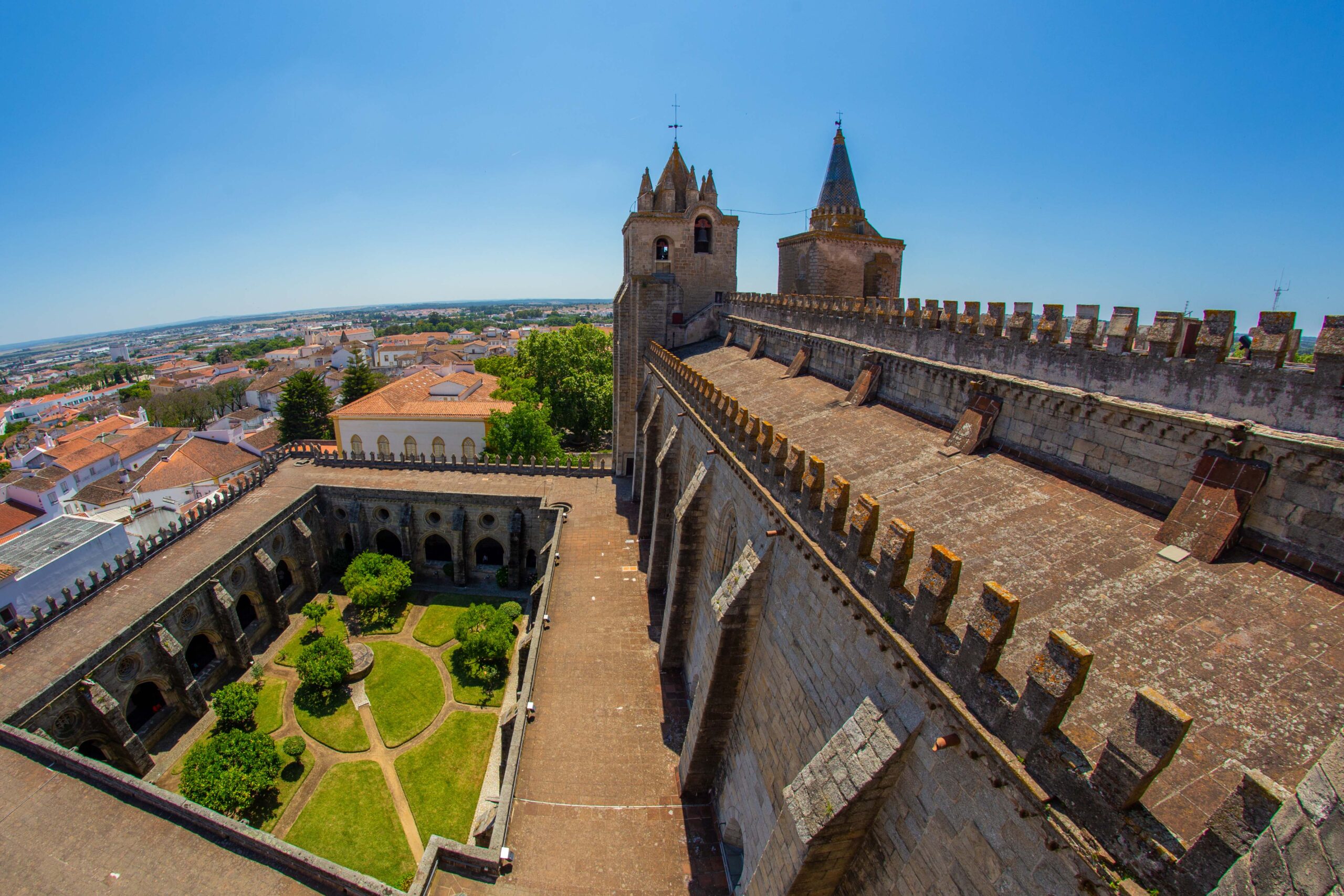 Catedral de Evora Credito Turismo do Alentejo scaled Alentejo: legado cultural é reconhecido internacionalmente