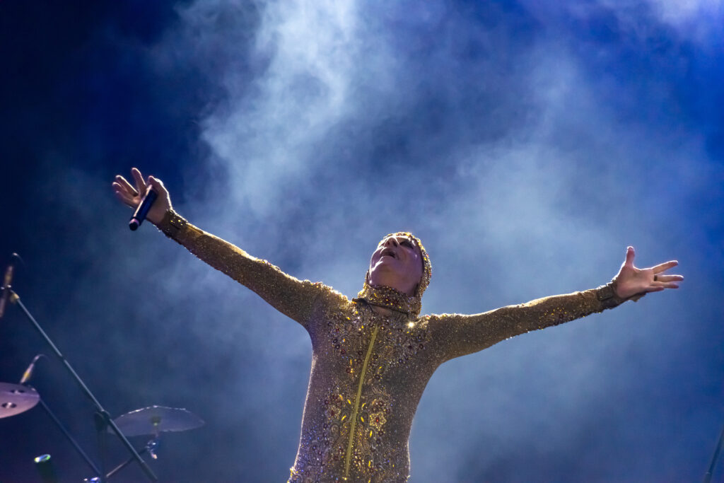 Com uma performance marcante, Ney Matogrosso foi um dos maiores nomes no line up do carnaval do Recife