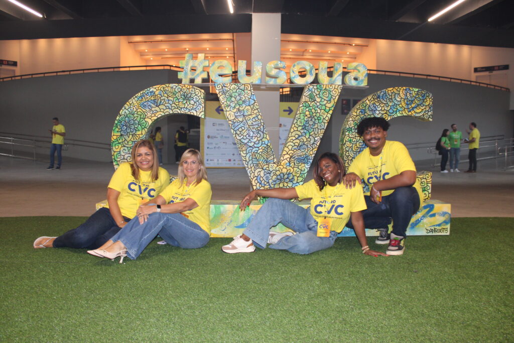 Jacqueline Dionizio, Gabrielle Mello, Vivian Carneiro e Jonathan Souza