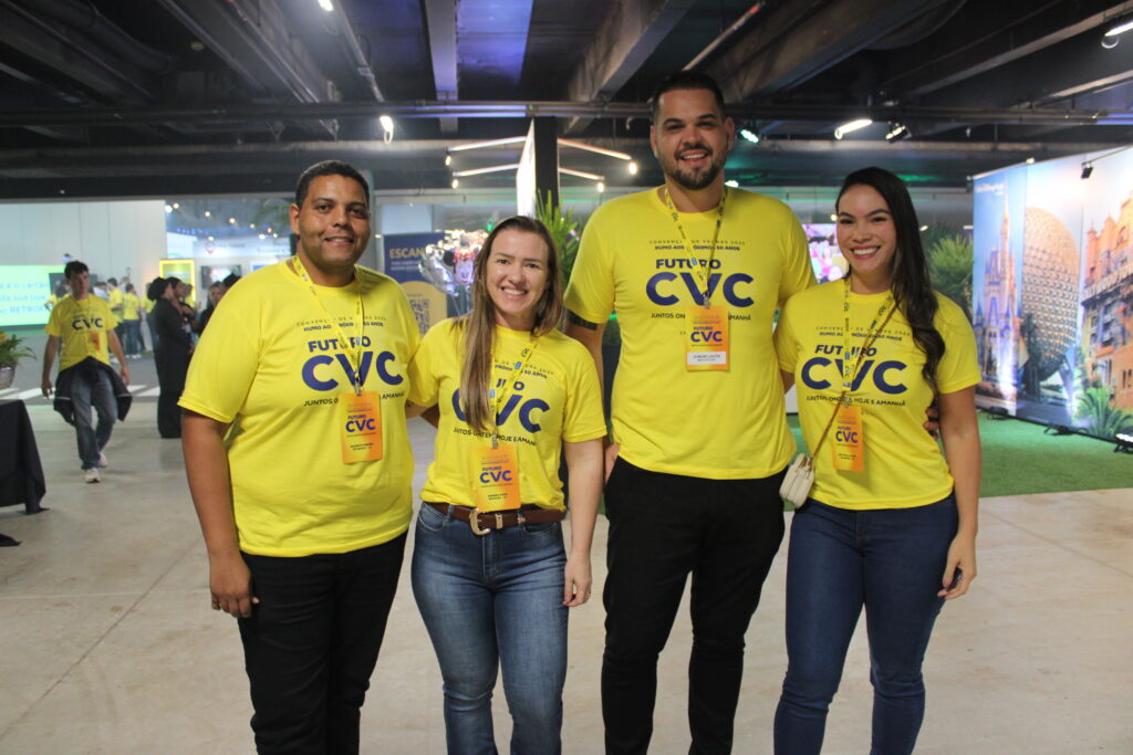 Mauricio Pereira, Andrea Kuhs, com Júnior e Ana Paula Lavor