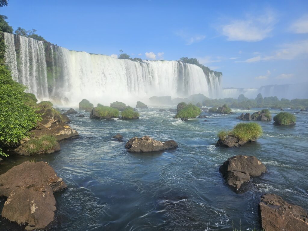 As Cataratas são um Patrimônio Mundial da UNESCO e têm grande importância histórica e cultural