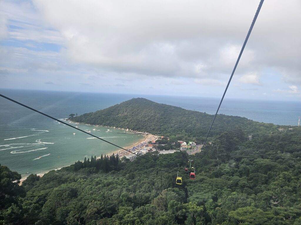 Vista da Praia das Laranjeiras