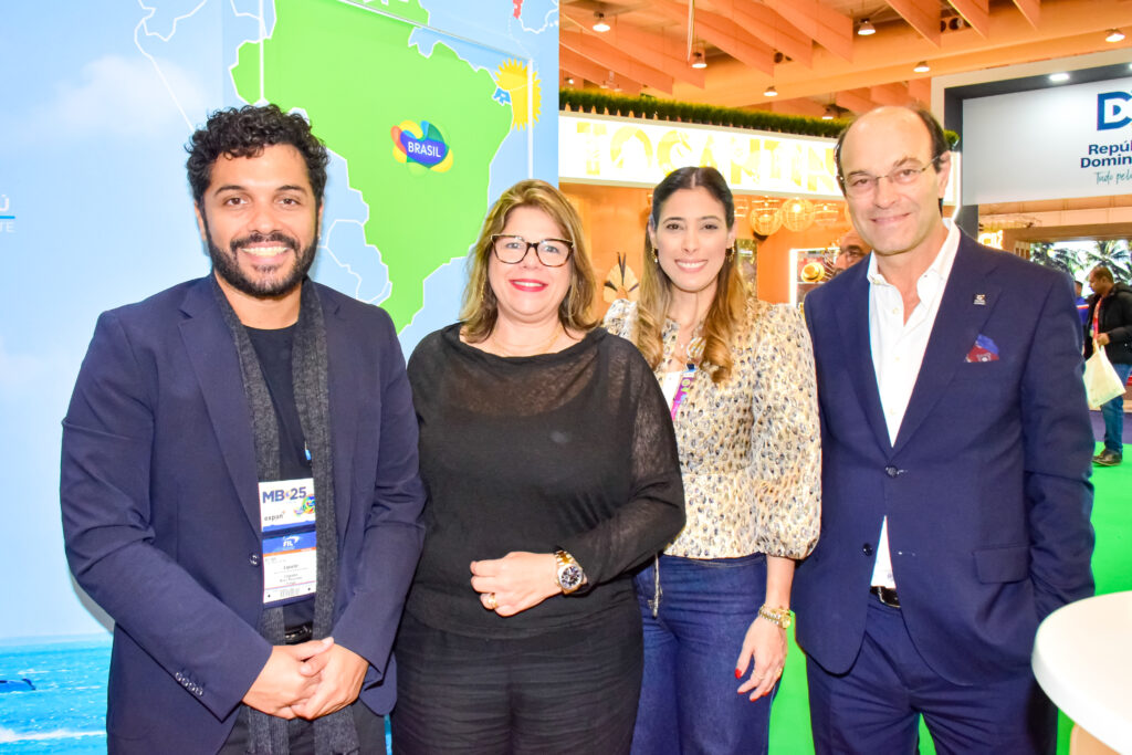 Adriana Borges  e Pedro ribeiro, do Dom Pedro Laguna com Raoni Fernandes, da Emprotur e Marina Marinho, do Rio Grande do Norte