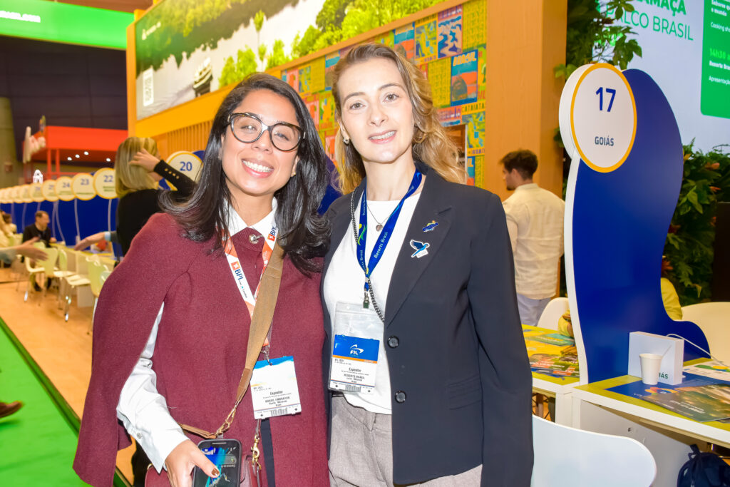 Dyelle Menezes, da Embratur e Lúcia Malzone, da Resorts Brasil