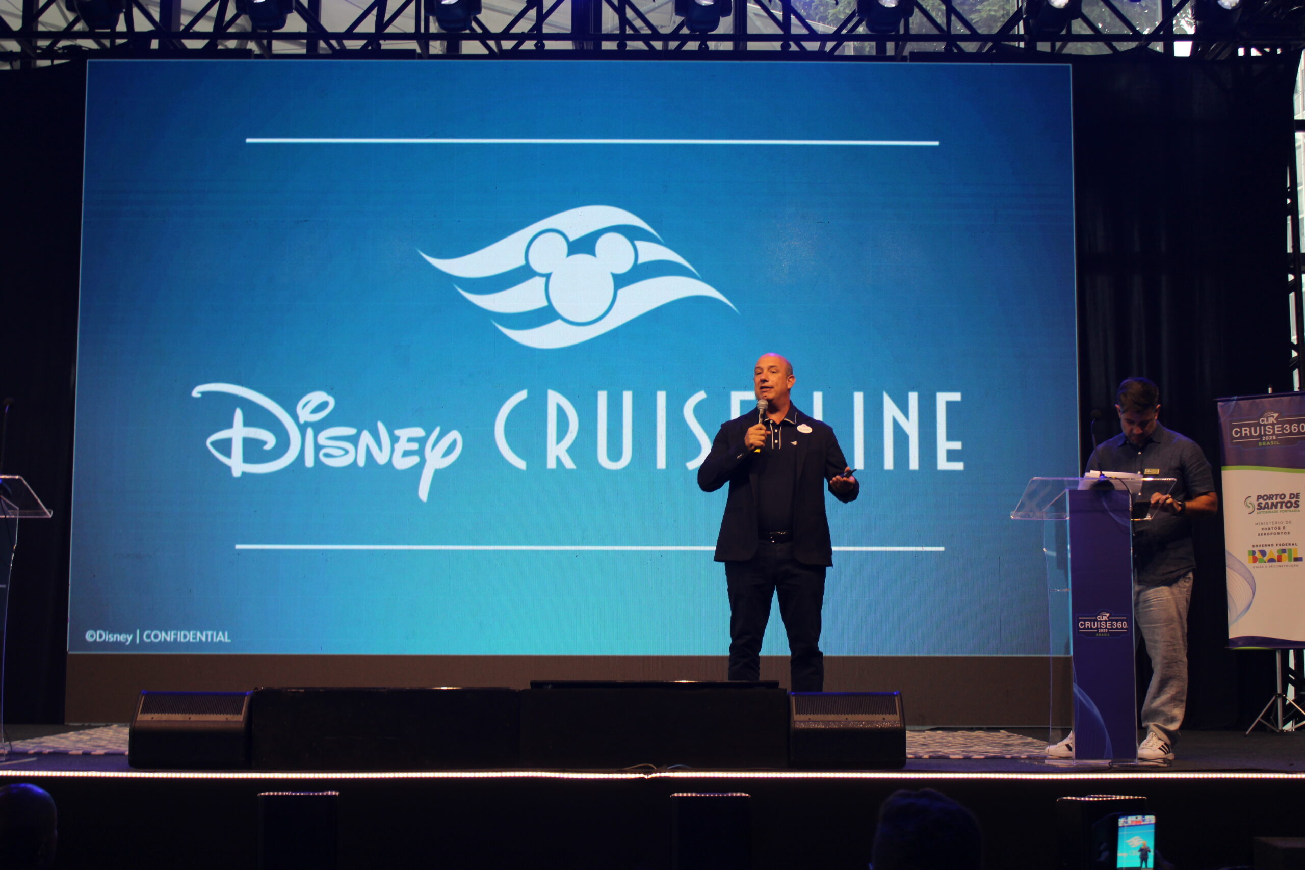 Alexander Haim, da Disney Destination, palestrou sobre as novidades dos cruzeiros Disney