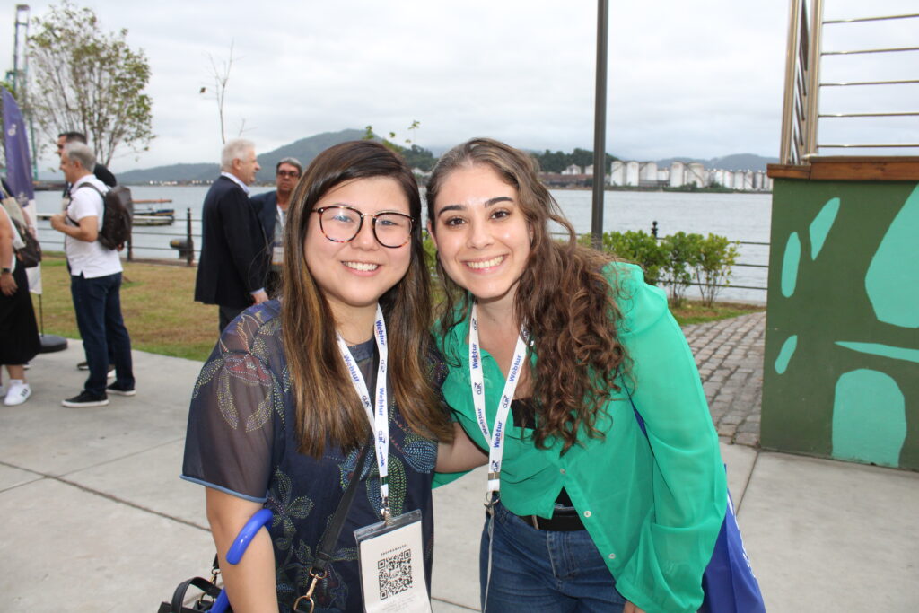 Erica Acamine, da Planejando Viajar, e Amanda Brandão, da Kangoroo Tours