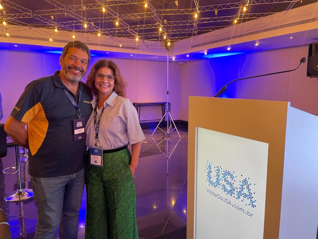 Jorge Souza, da Orinter com Danielle Roman, da Interamerican