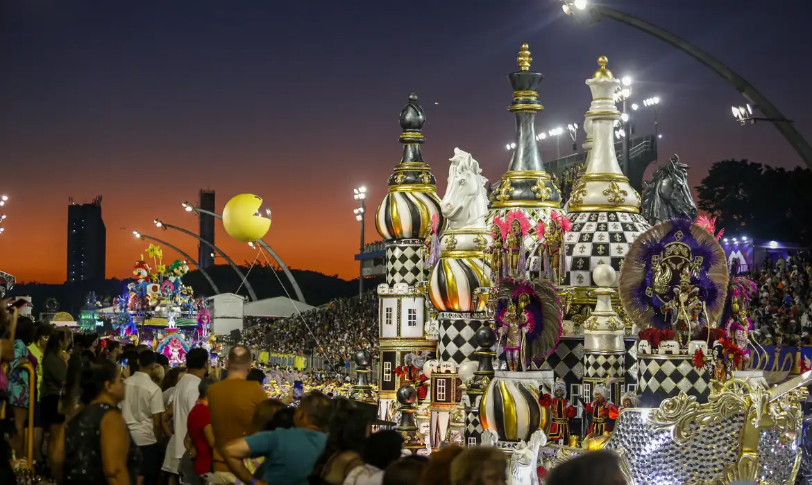 Paulo Pinto Agencia Brasil Rosas de Ouro é campeã do Carnaval de São Paulo