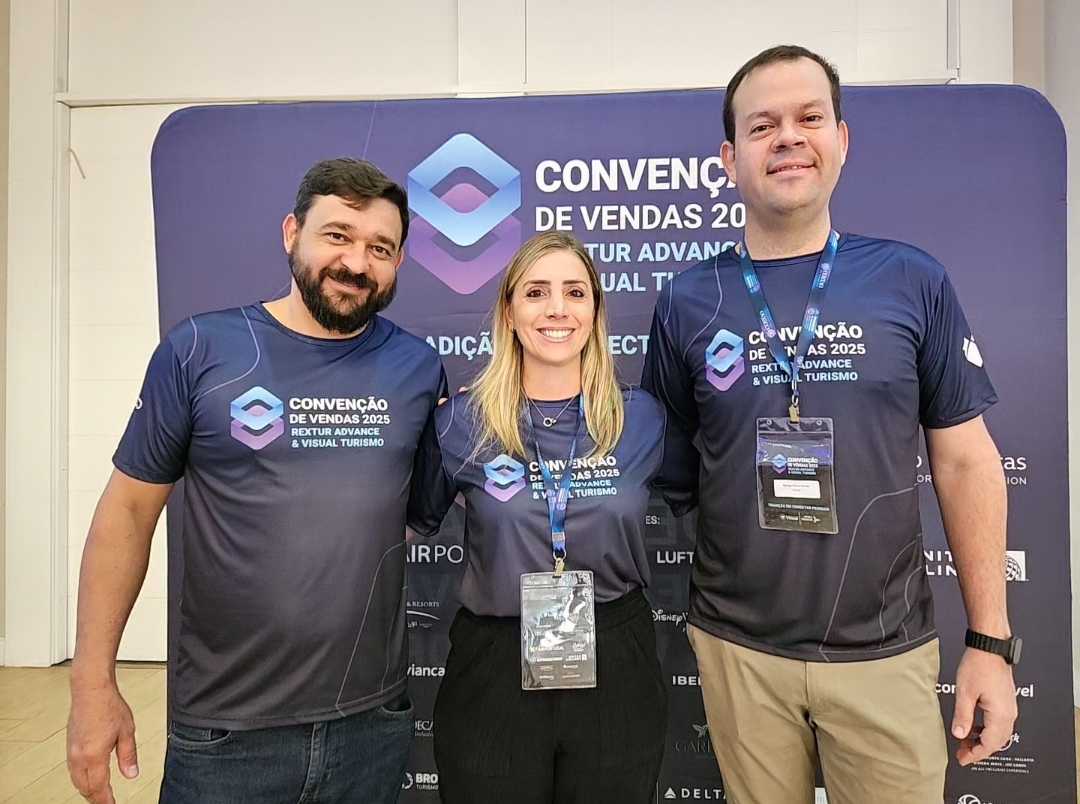 Daniel Almeida, diretor de produto aéreo da CVC Corp, Paula Rorato, diretora de produtos internacionais da CVC Corp, e Rodrigo Galvão, diretor de produtos nacionais da CVC Corp